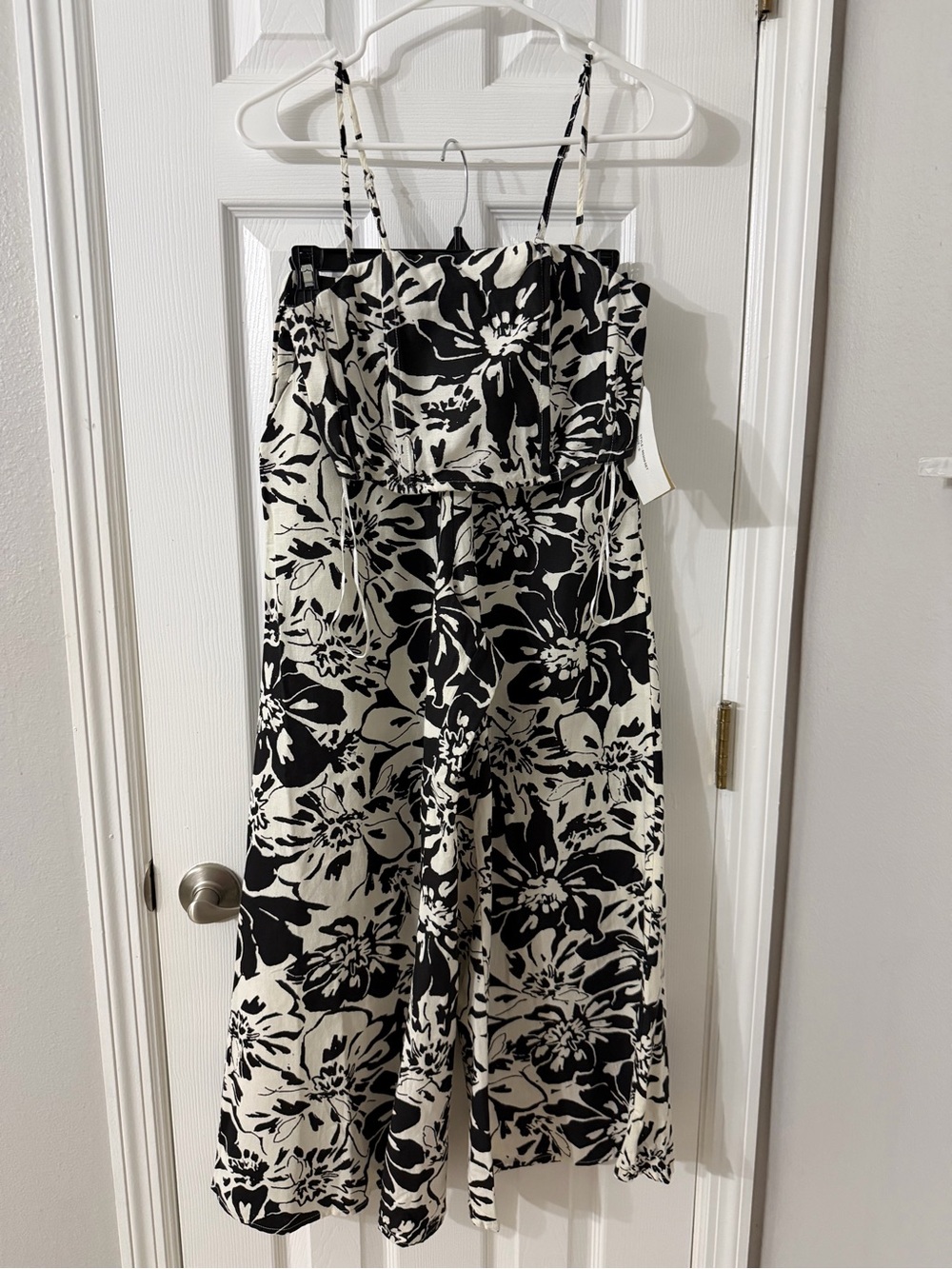 Black and White Floral Crop Tank with Spaghetti Straps 2 pieces set